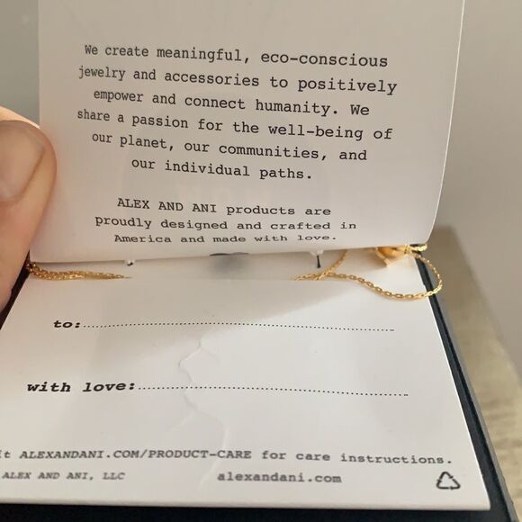 🎉1 hr sale 🎉Mum necklace and heart - Picture 5 of 6